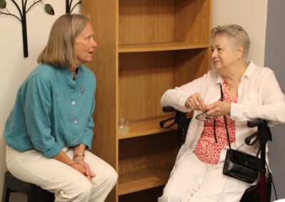 Two guests in conversation at the reception